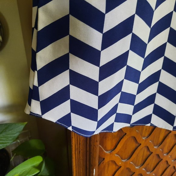 3/$15 Soda Pop Herringbone Printed Tank Blouse - Navy, Size XS - Picture 10 of 15